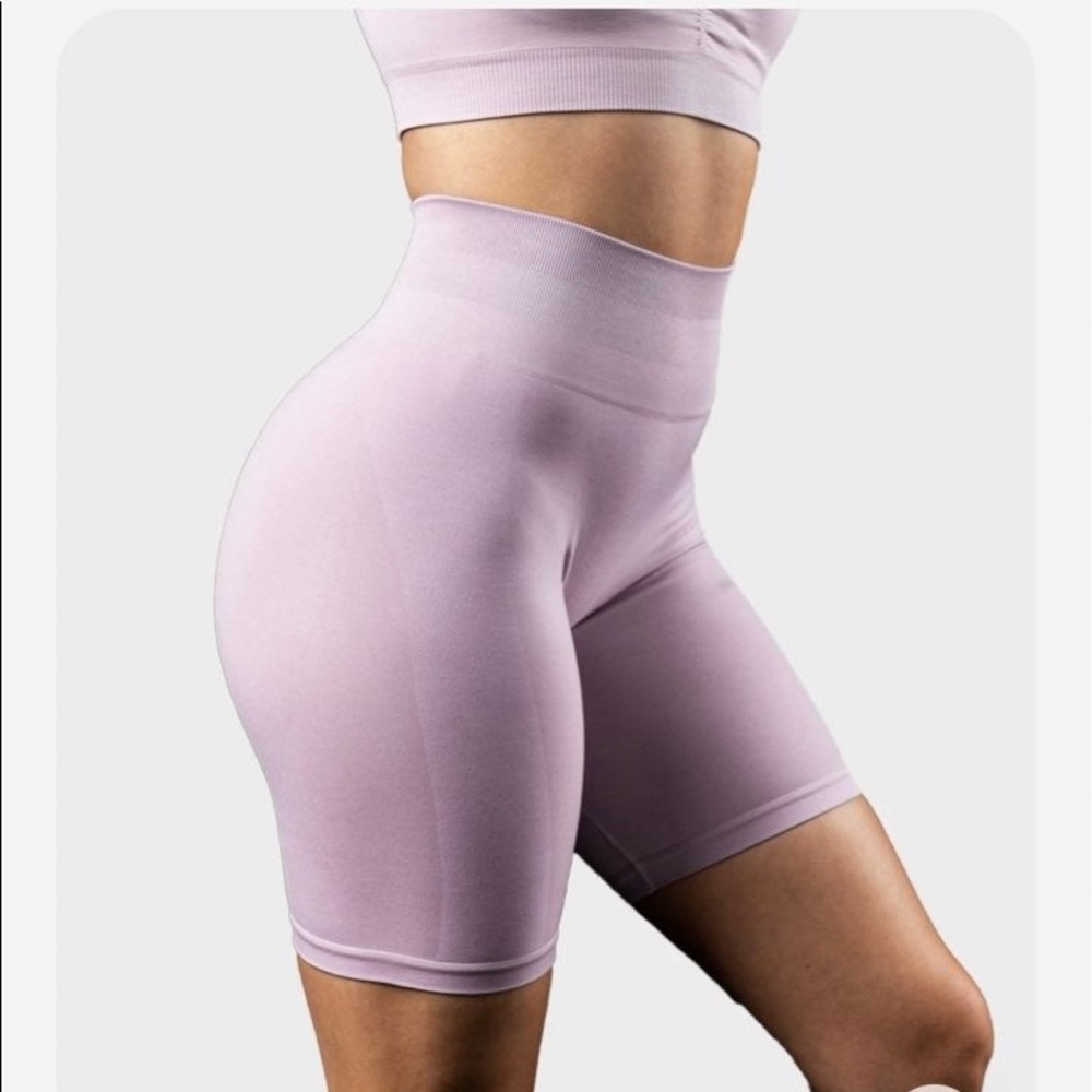 Alphalete amplify biker short